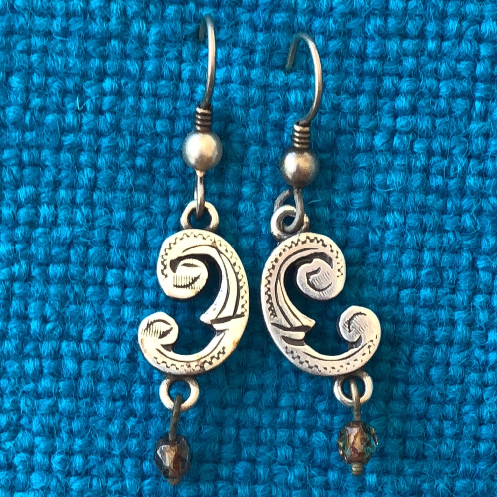 Cute Silver Dangle Earrings Scroll Work - image 3